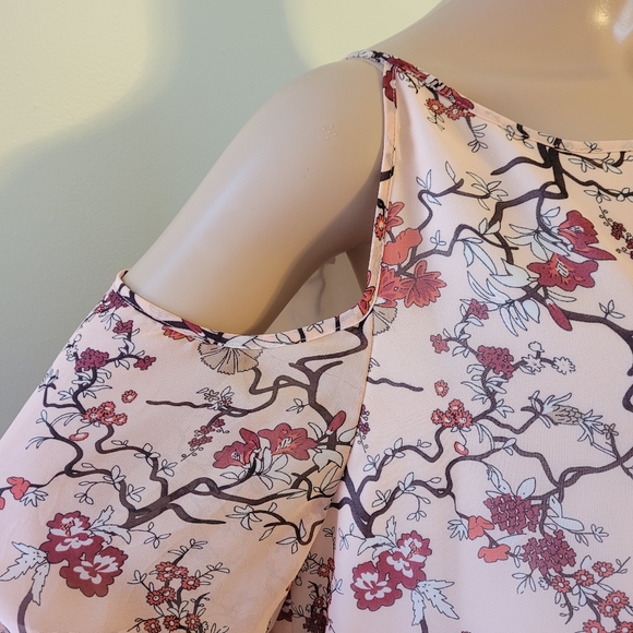 3/$15 MAX EDITION BLOUSE MEDIUM PETITE - Picture 3 of 5